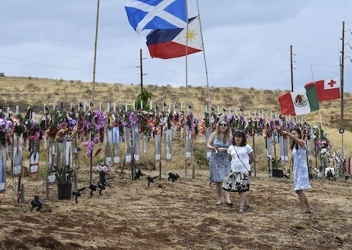 Bona Park at a Lahaina memorial for Maui’s fire victims with Notre Dame professor Susan Ostermann and professor Abbie Liel from the University of Colorado Boulder.